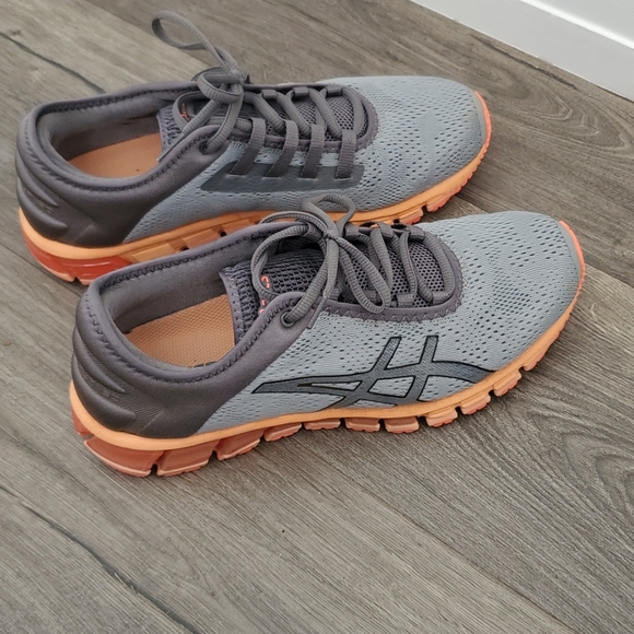 ASICS running shoe size 9.5 - Picture 1 of 4